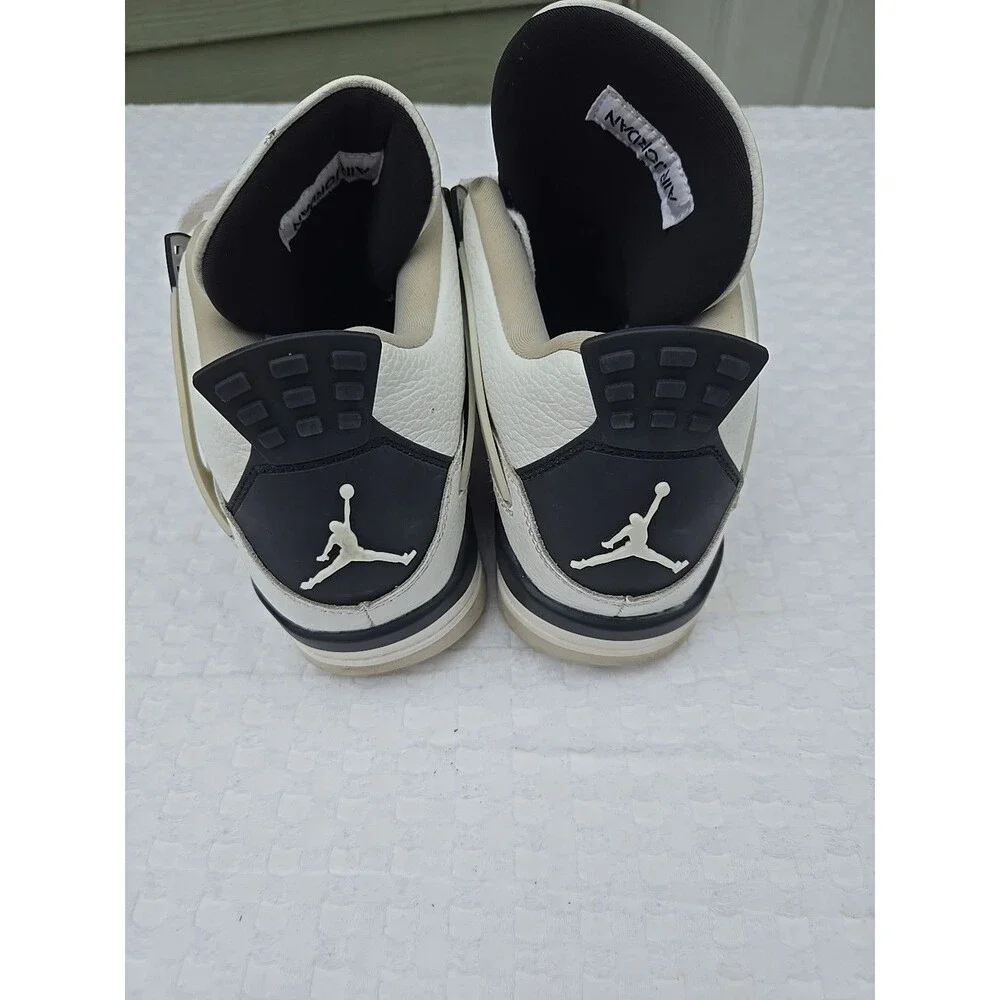 Jordan 4 Retro mens size 10 ‘Military Black’ DH6927-111